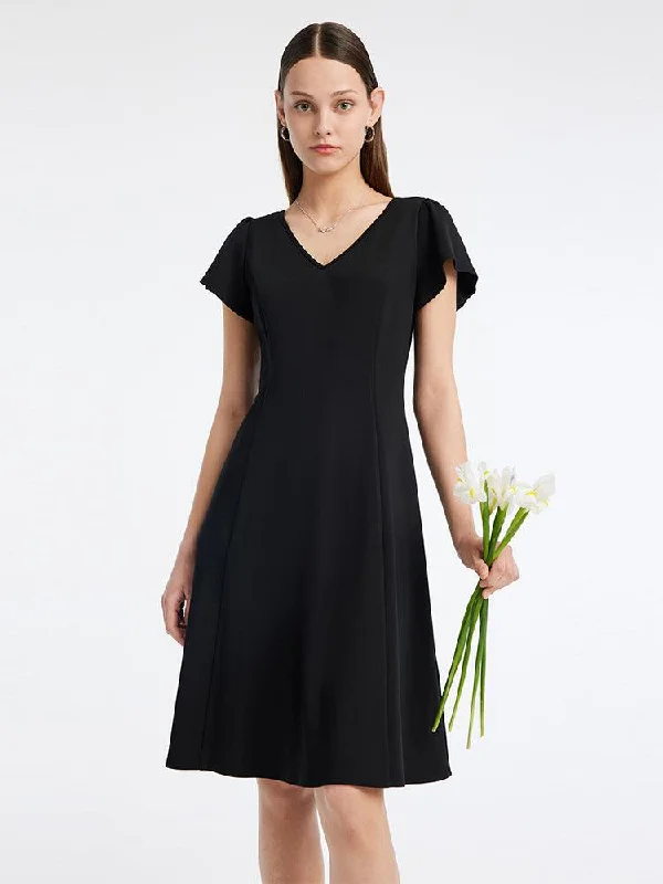 V-neck Black Waist-skimming Dress Crew Neckline Sporty
