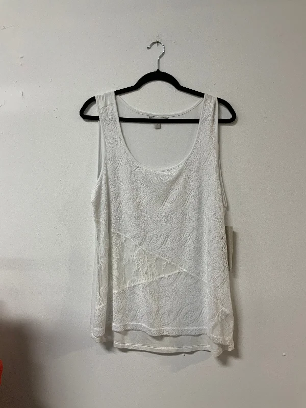 Laura (L) white lace front tank NWT essential tank top