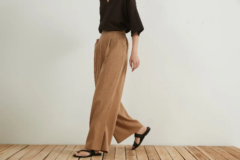 WIDE LEG TUCK PANTS Cozy Fitted Pants